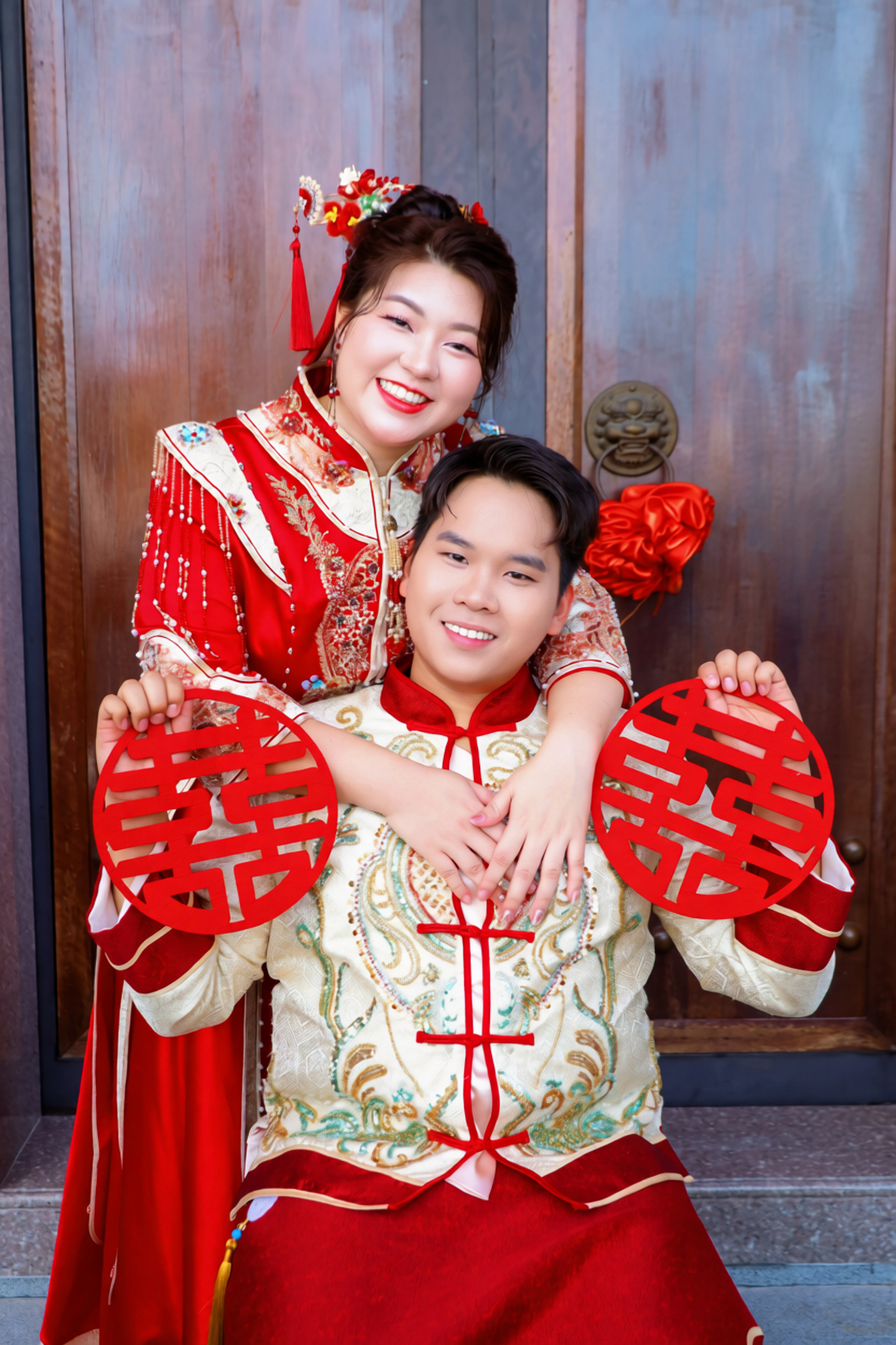 Anson and Jessy in traditional Chinese wedding attire 中式婚服